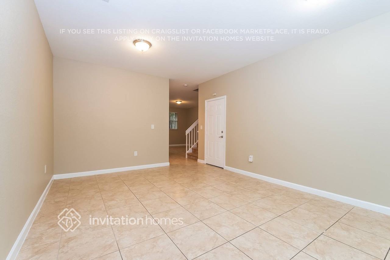 12999 Southwest 133rd Street - Photo 4 of 19