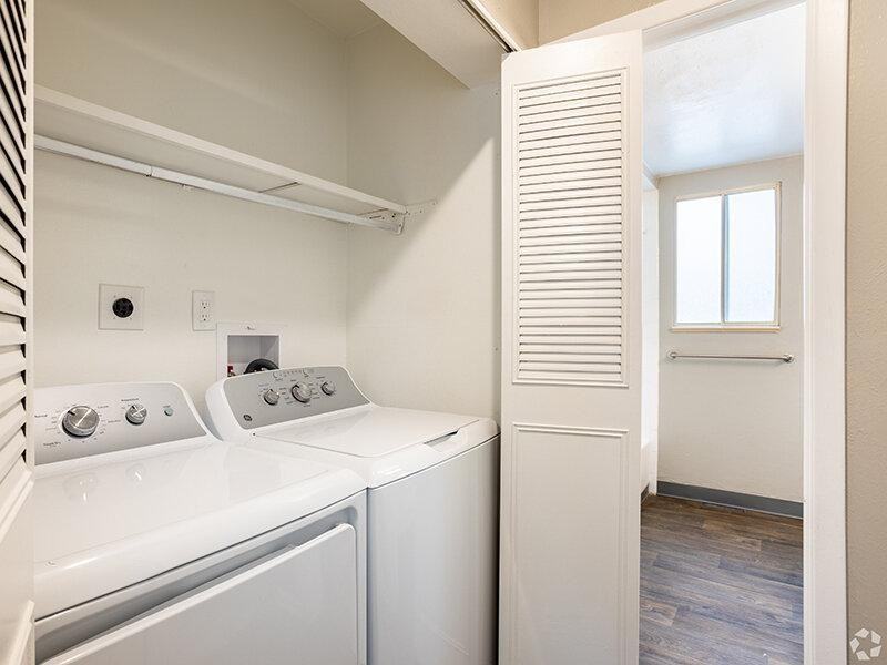 3446 South Akron Street - Photo 3 of 22