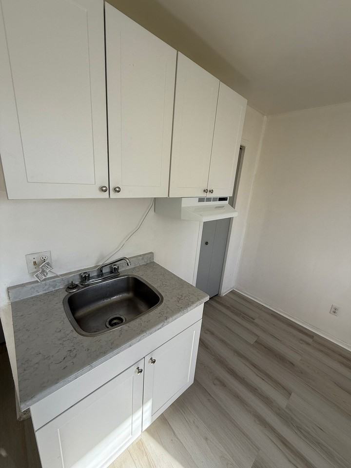 112 Rue Des Textiles #13 - Photo 5 of 6