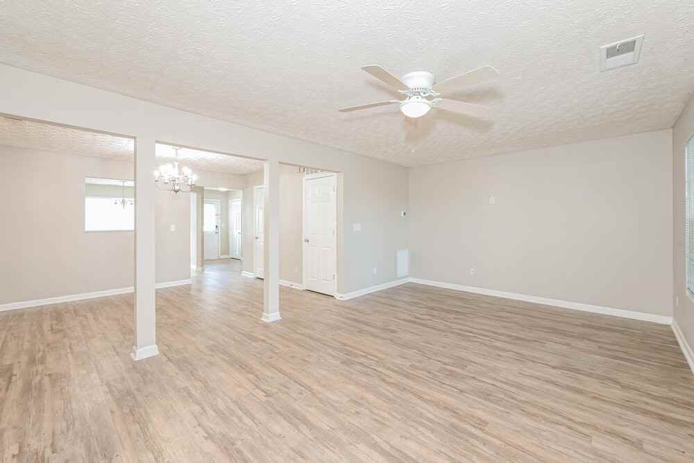 3915 Waldrop Ln - Photo 5 of 17