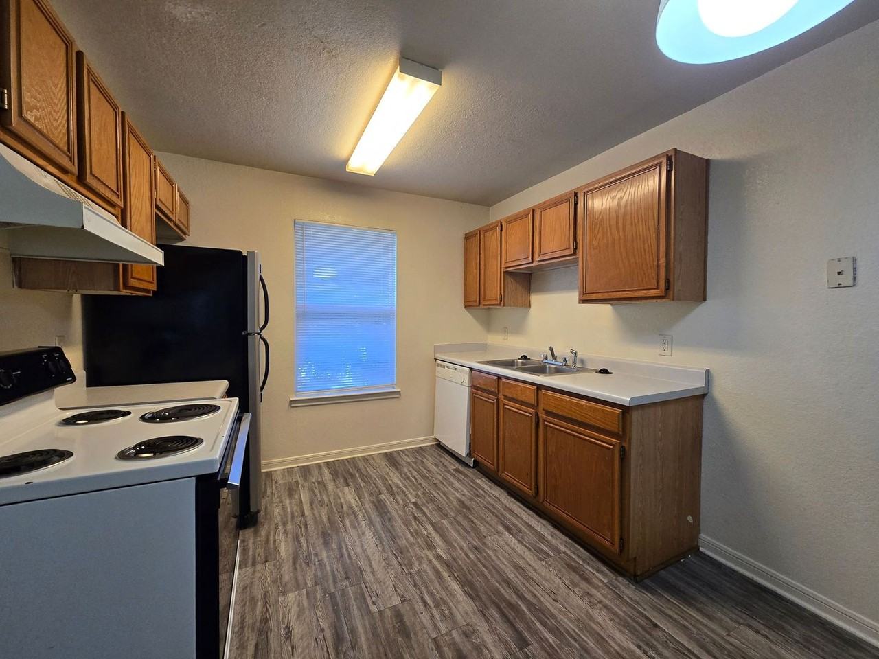 1703 Cedarhill Dr #C - Photo 3 of 17