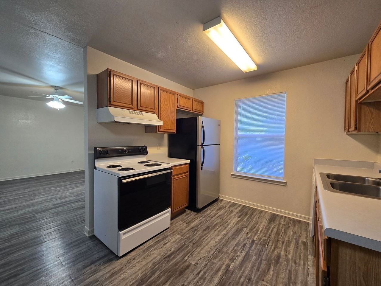 1703 Cedarhill Dr #C - Photo 4 of 17