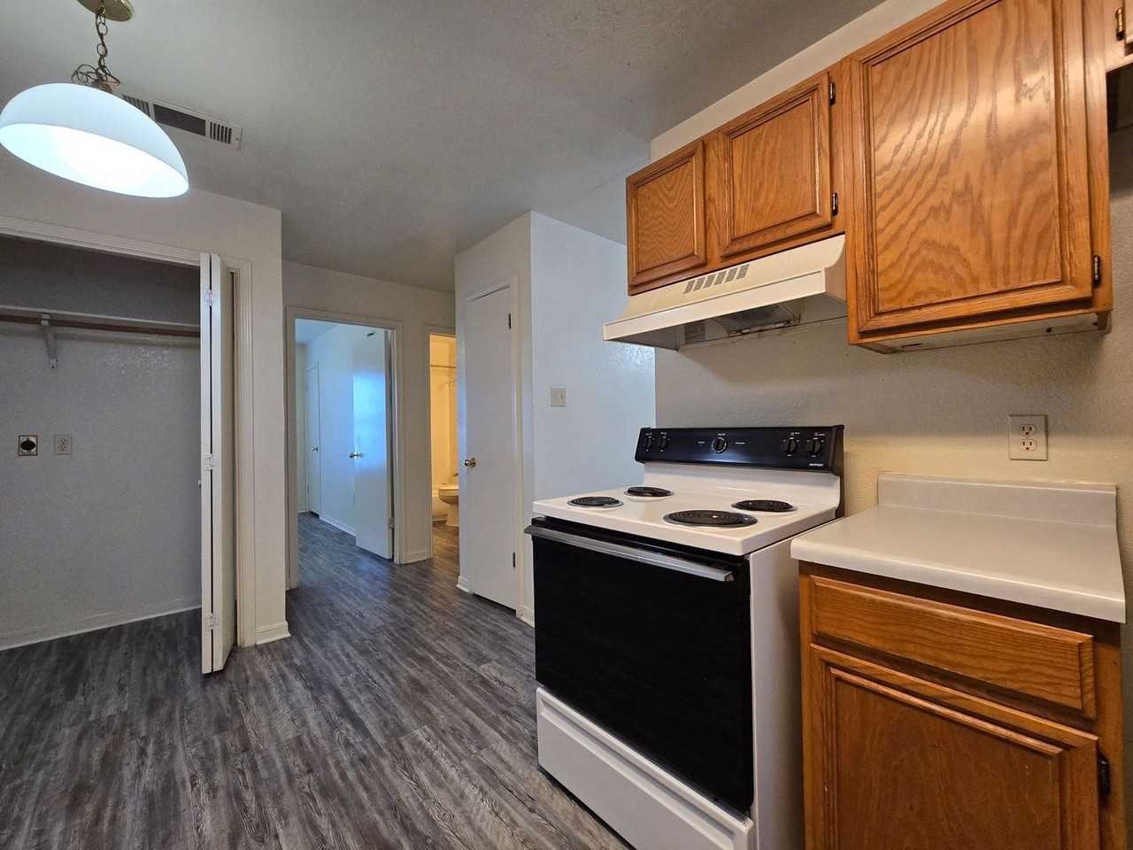 1703 Cedarhill Dr #C - Photo 5 of 17