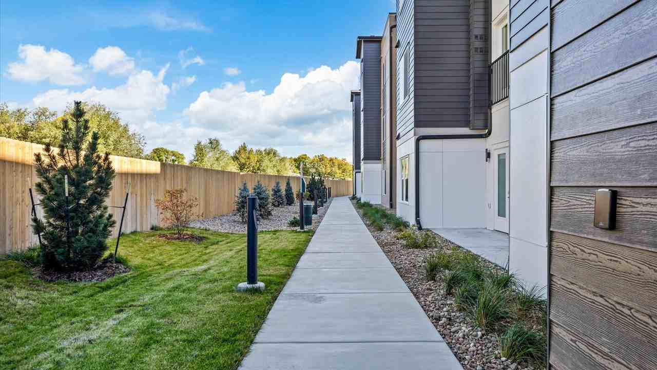 1260 Bookcliff Ave #C103 - Photo 5 of 14