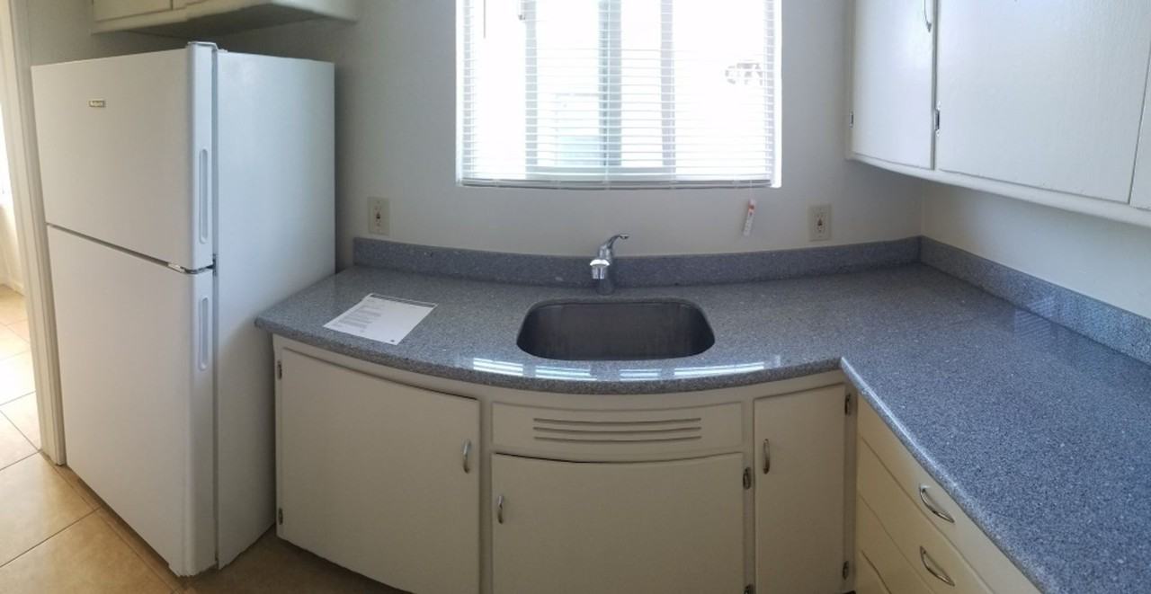 8737 Hillside St - Photo 4 of 11