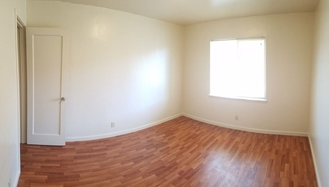 8737 Hillside St - Photo 6 of 11