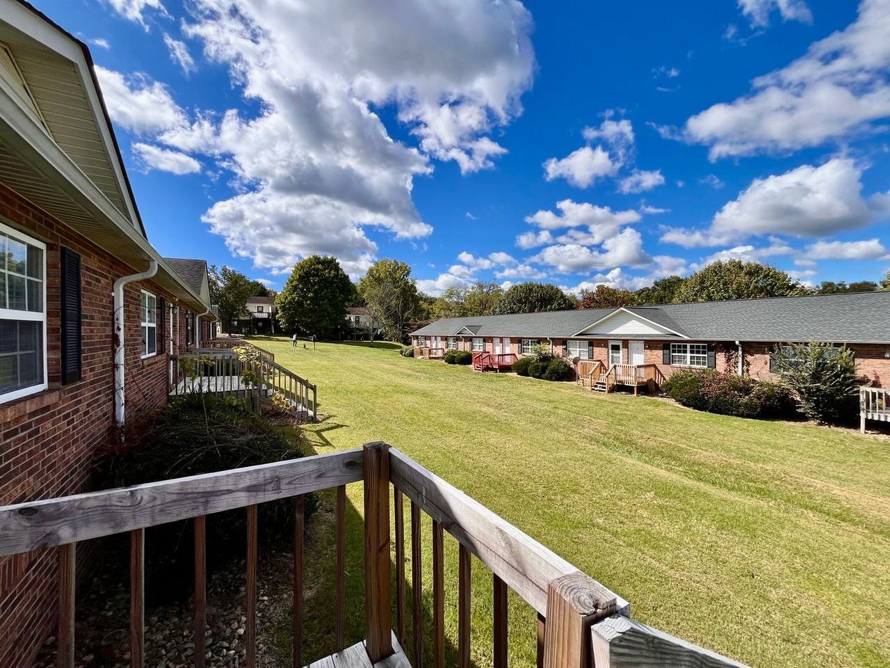 135 Lee Dr - Photo 3 of 13