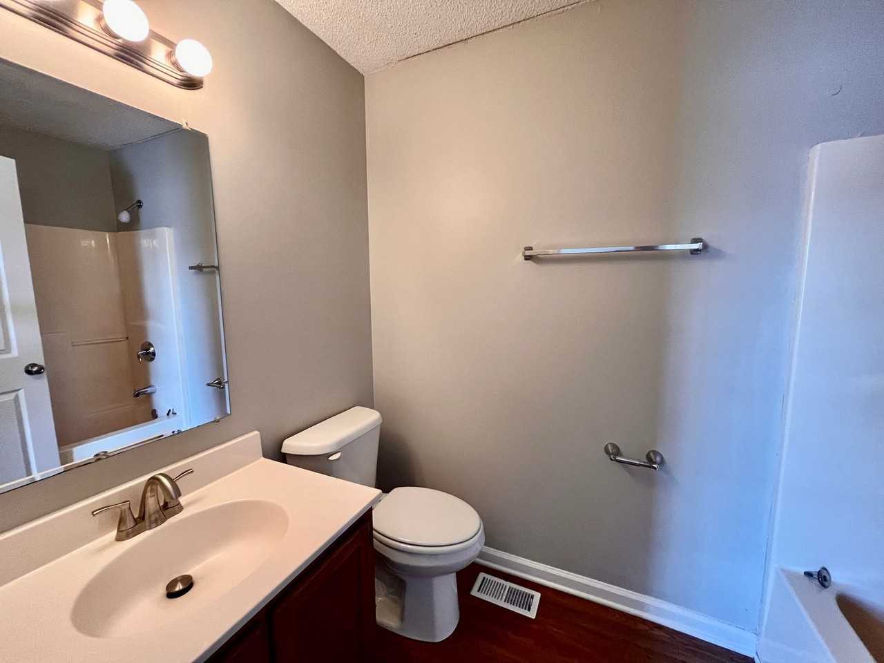 135 Lee Dr - Photo 7 of 13