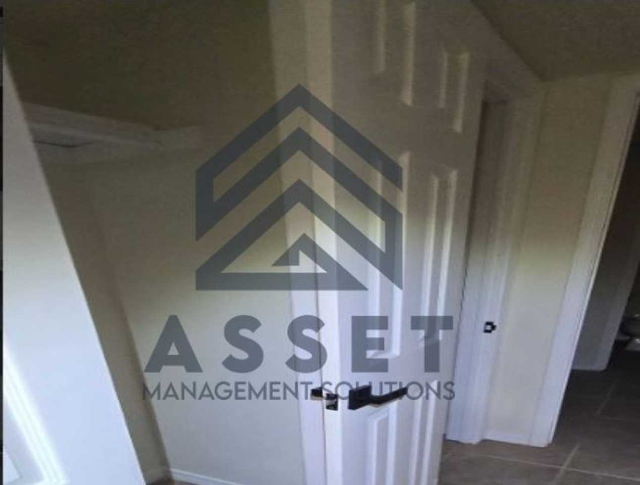 9803 Larkspur Ln - Photo 6 of 19