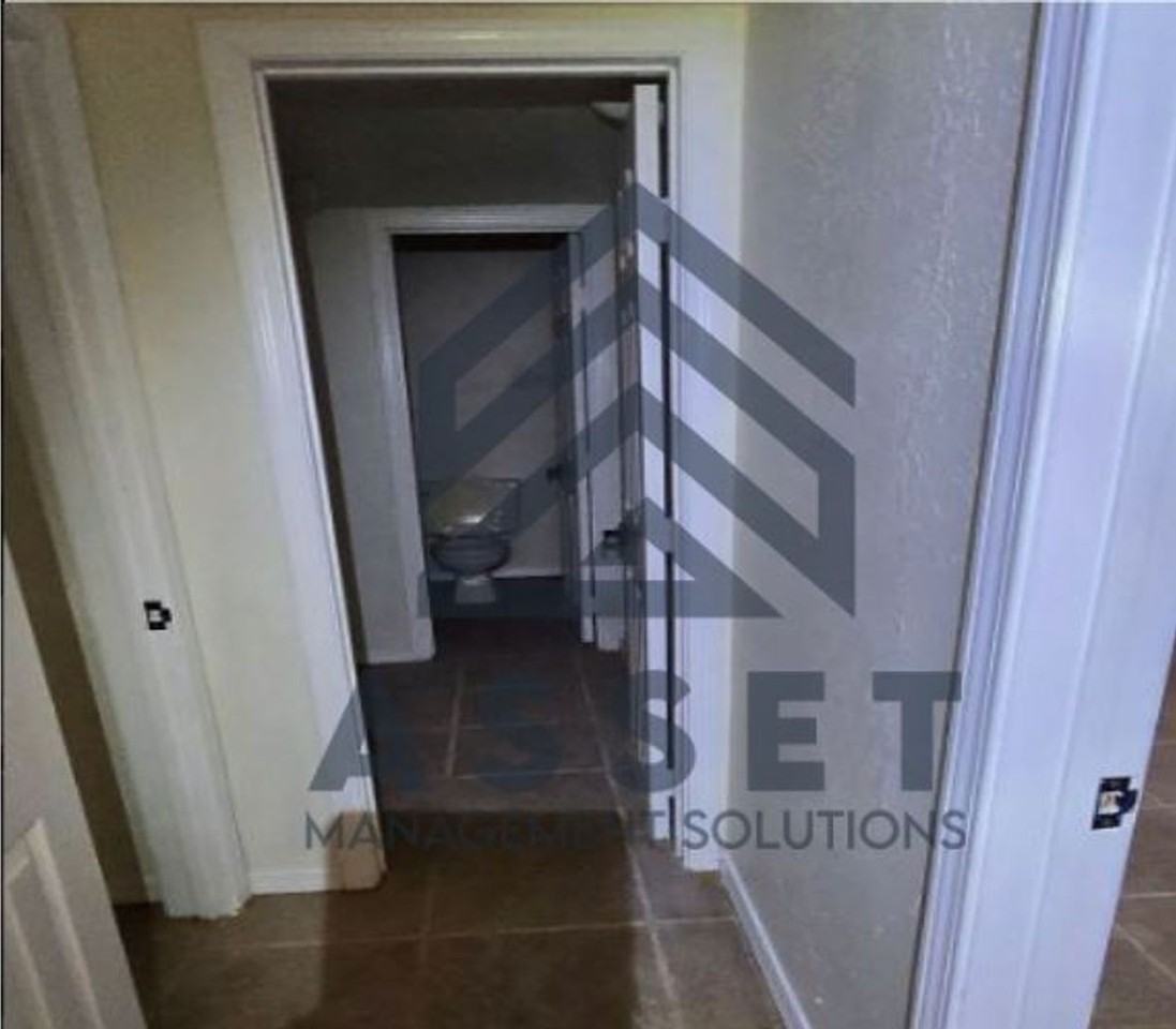 9803 Larkspur Ln - Photo 7 of 19