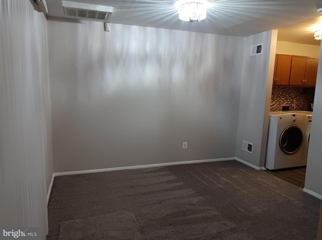 1001 Tyler Ct - Photo 3 of 23