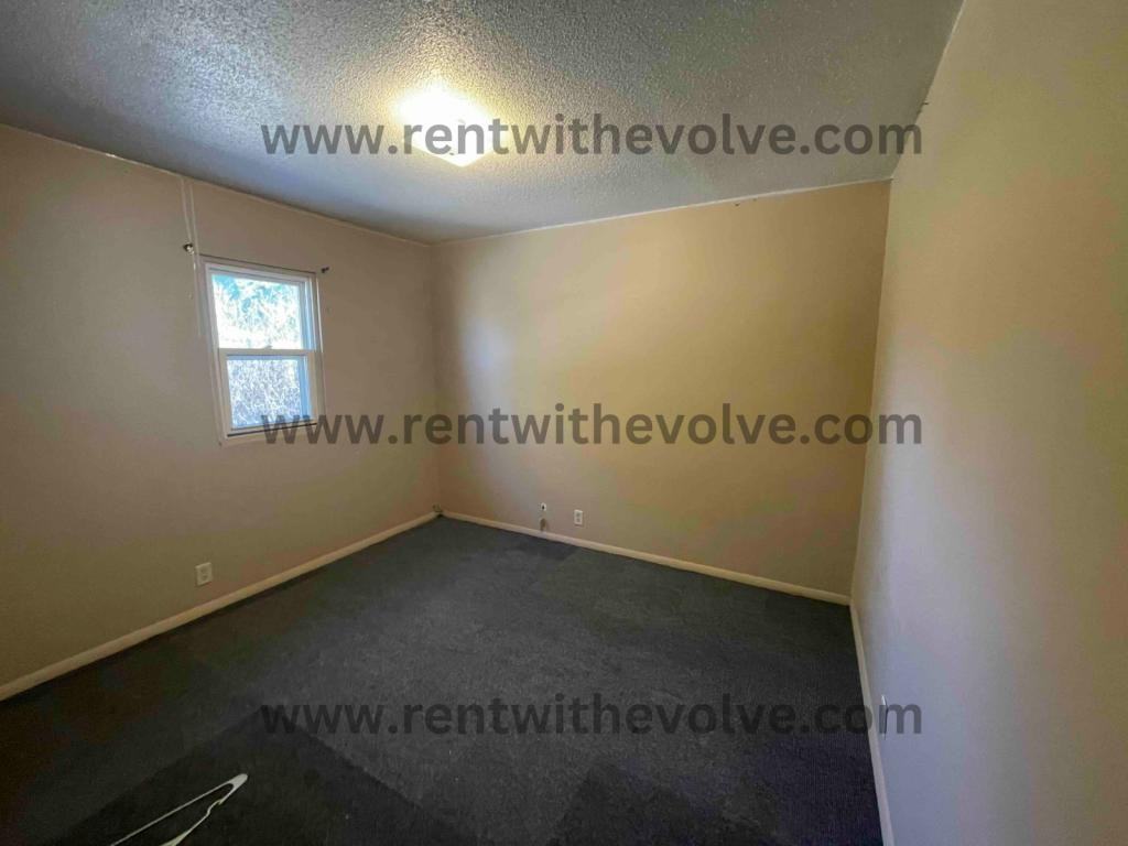 225 S Angle St - Photo 3 of 6