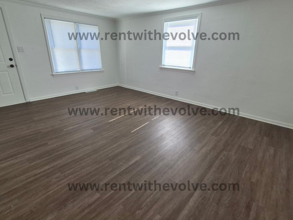 3425 S Dayton Ave - Photo 6 of 6