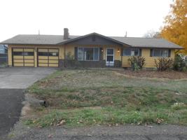 featured image of 2860 Willow Dr