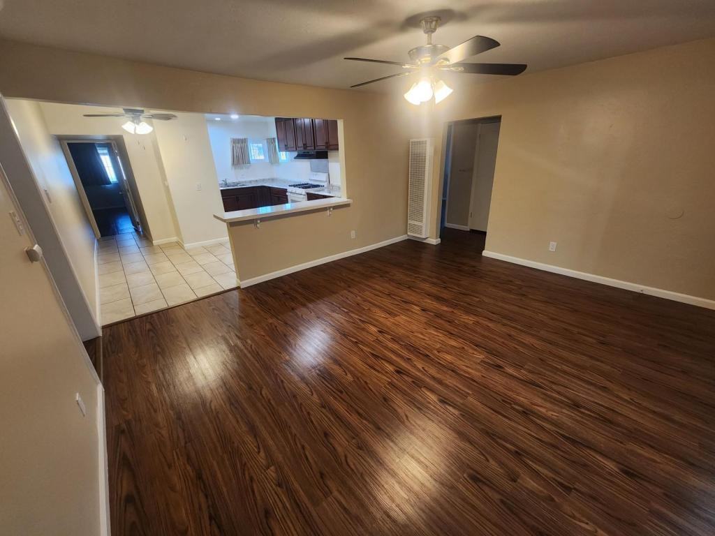 5444 Roswell St - Photo 3 of 21