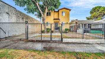 featured image of 1616 W 39th Pl