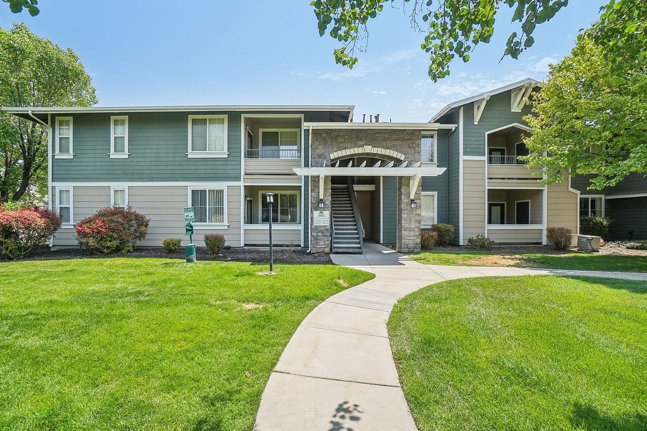 Allegro Apartments - Photo 4 of 50