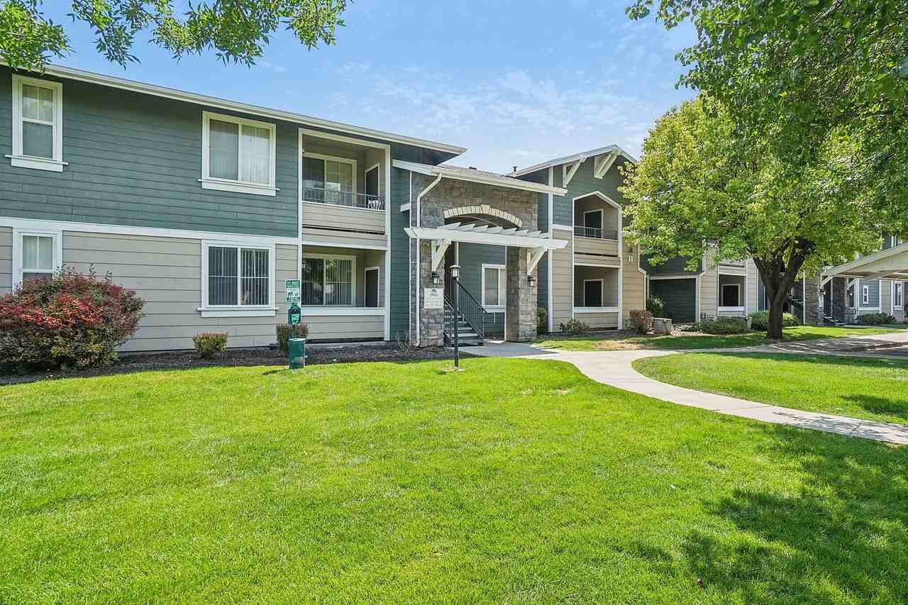 Allegro Apartments - Photo 5 of 50