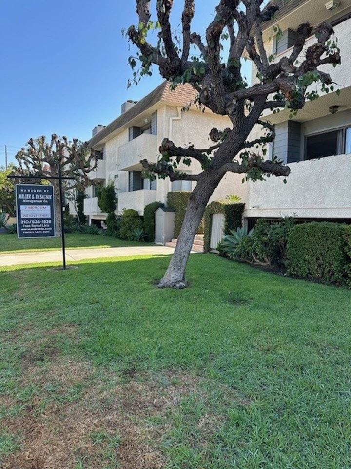 10744-56 LAWLER ST. - Photo 3 of 27