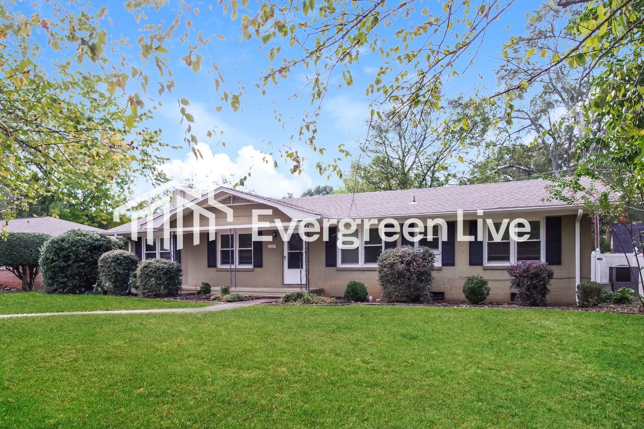 1207 Elizabeth Ave Se - Photo 2 of 15