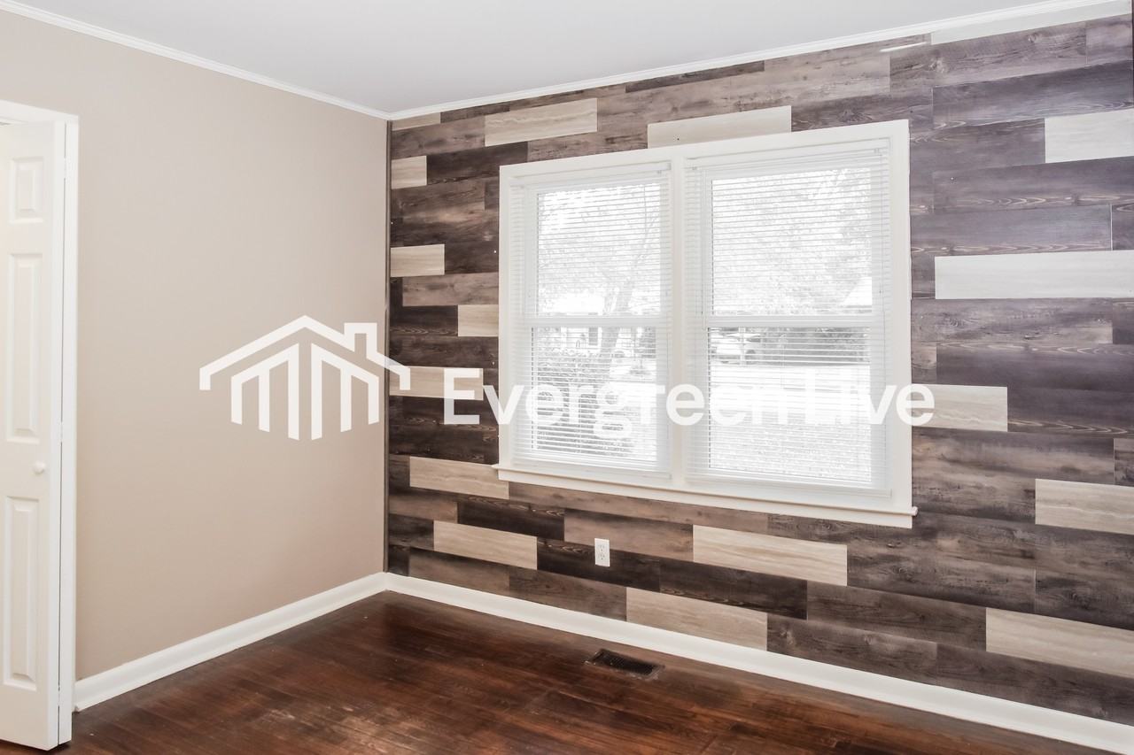 1207 Elizabeth Ave Se - Photo 3 of 15