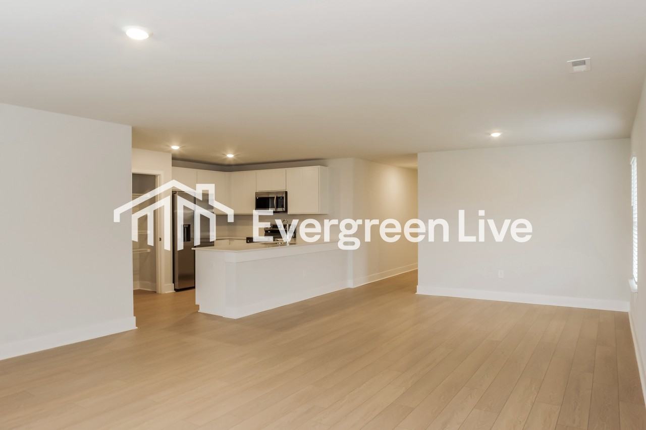 22599 Dashwood Ln - Photo 5 of 16