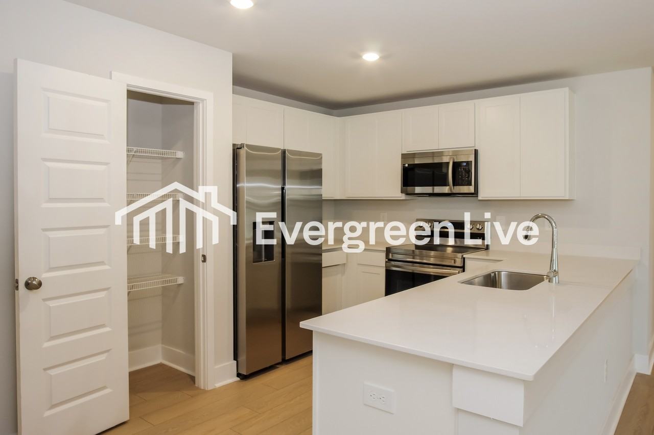 22599 Dashwood Ln - Photo 7 of 16