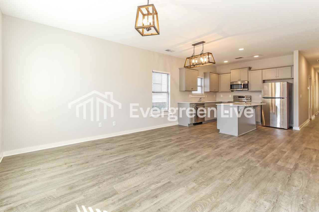 177 Park Dr N - Photo 2 of 15