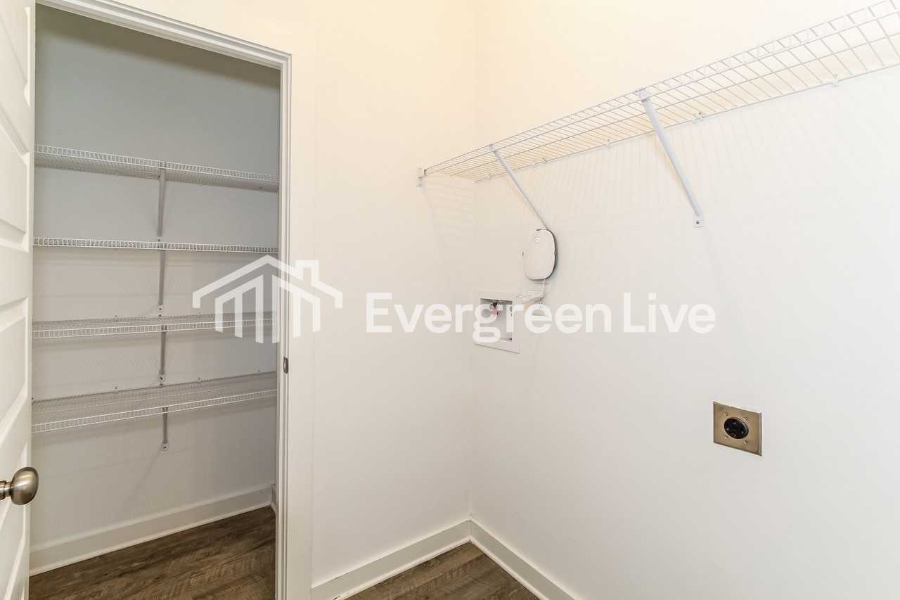 177 Park Dr N - Photo 4 of 15