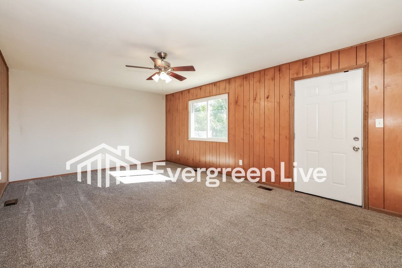 5620 Northford Rd - Photo 5 of 17