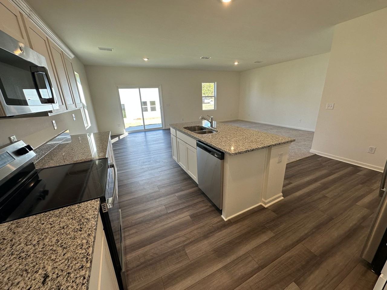 379 Shiloh Way - Photo 6 of 30