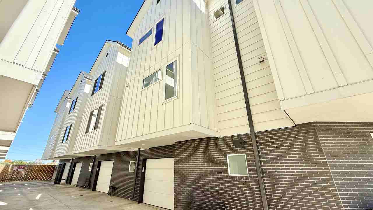 Harley House - Photo 3 of 47