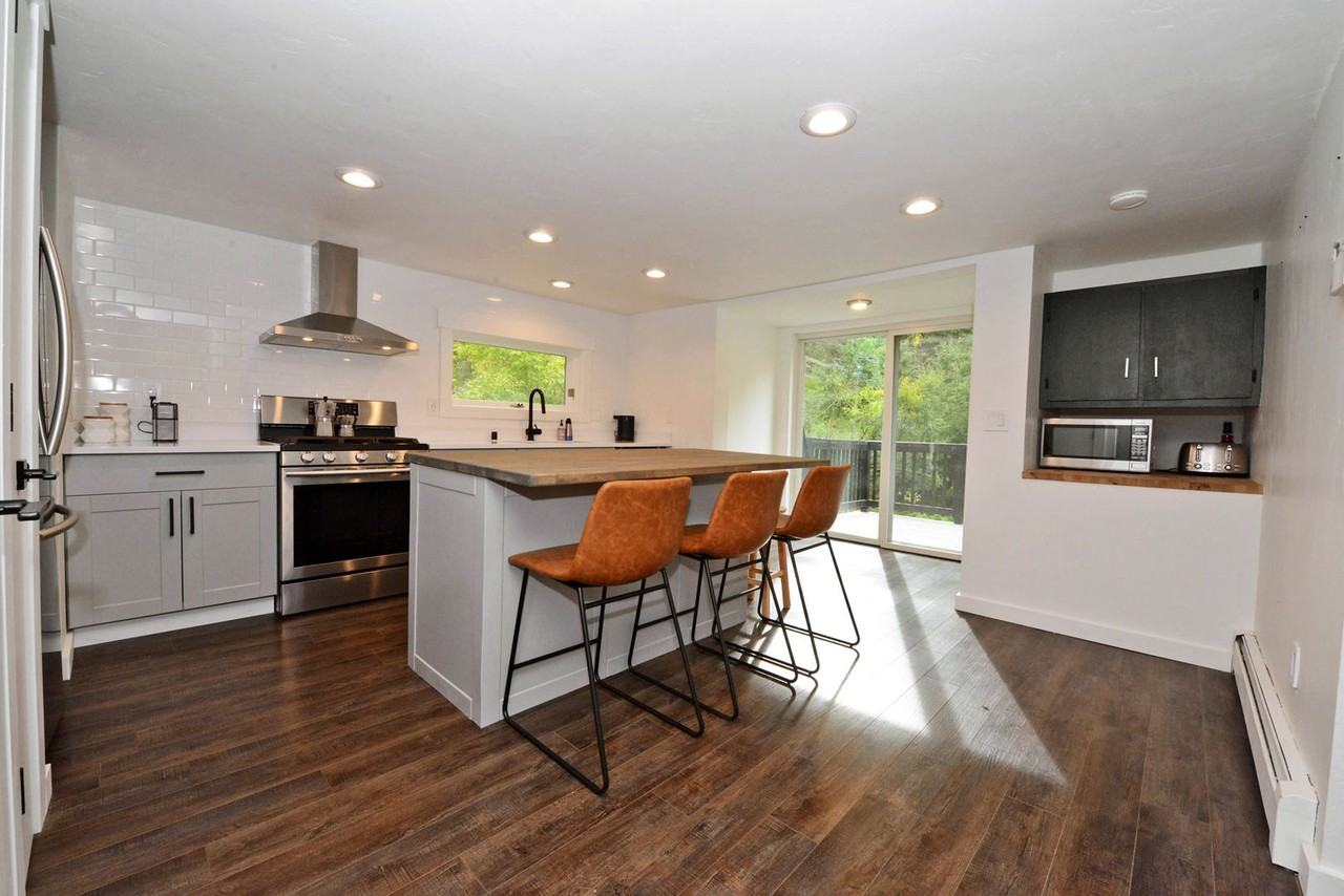 10890 Walnut Cir - Photo 3 of 12