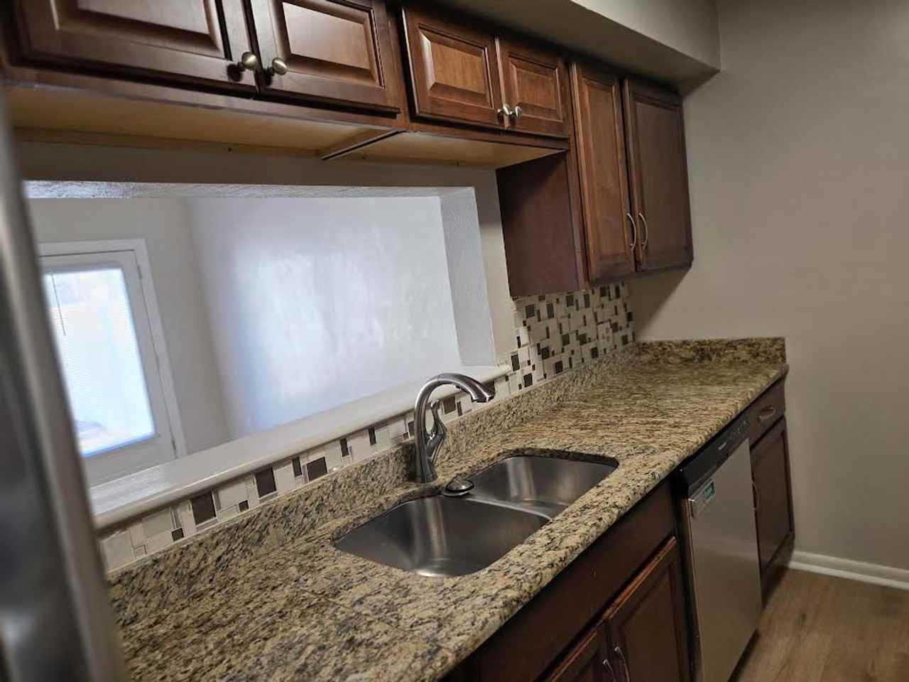 3840 Staffordshire Ln - Photo 4 of 24