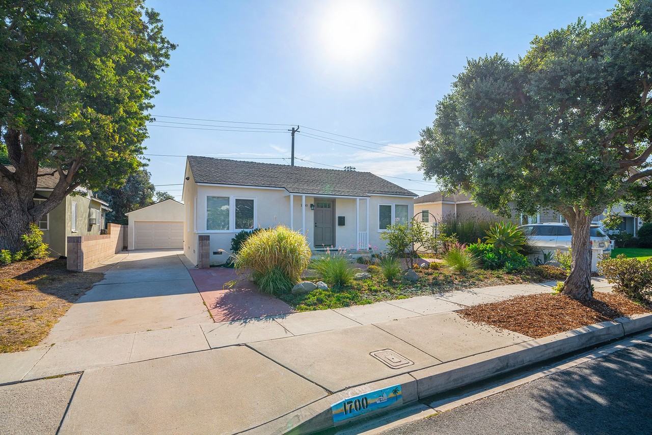 1700 Wendy Way - Photo 3 of 26