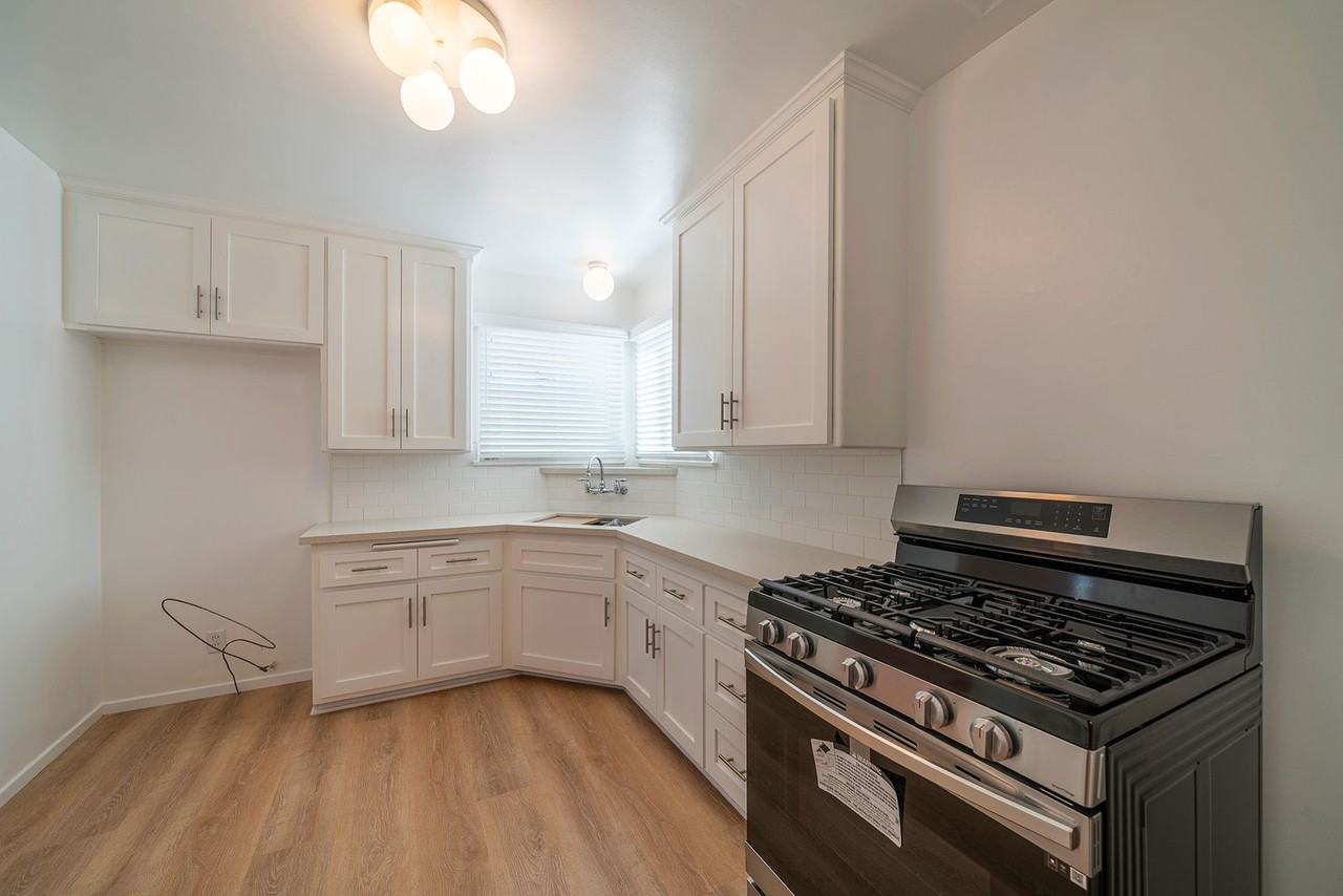 1700 Wendy Way - Photo 5 of 26