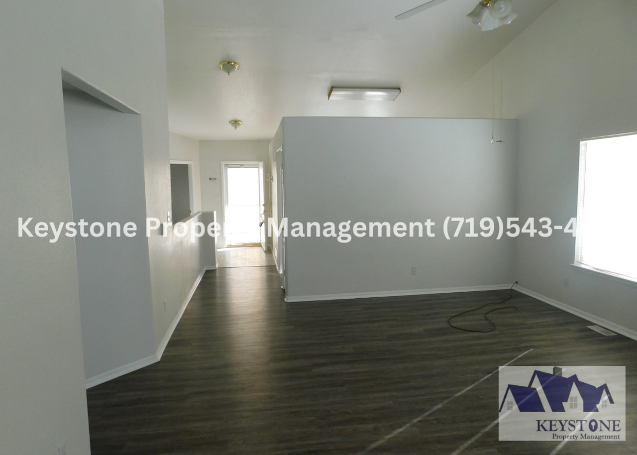 285 W Owl Ct - Photo 4 of 25