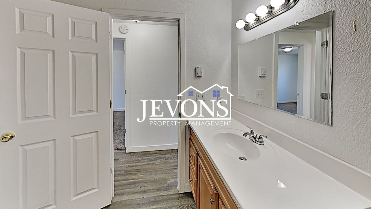 1208 Willow St Yakima, WA 98902 - Photo 7 of 27