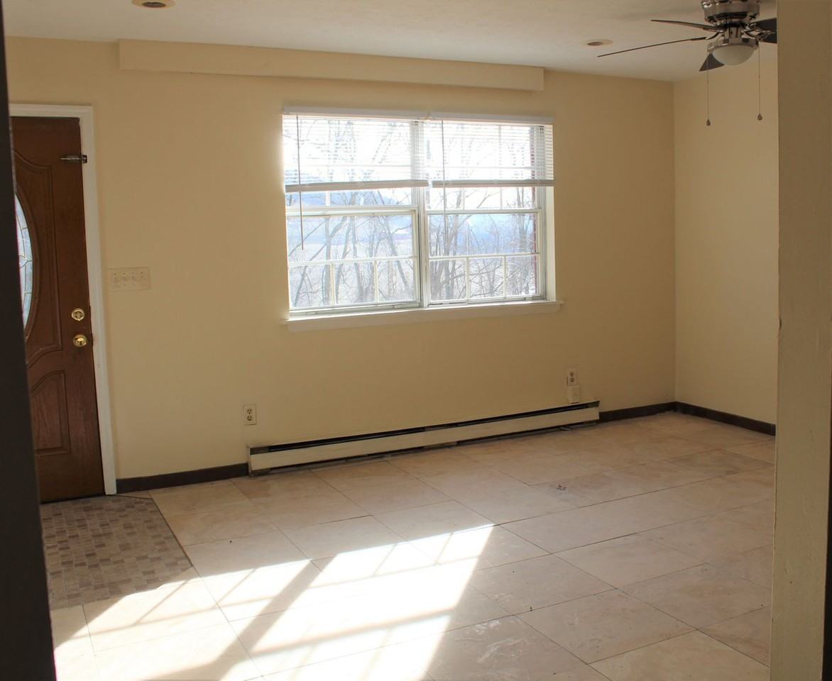 27 Marcus Dr - Photo 2 of 17