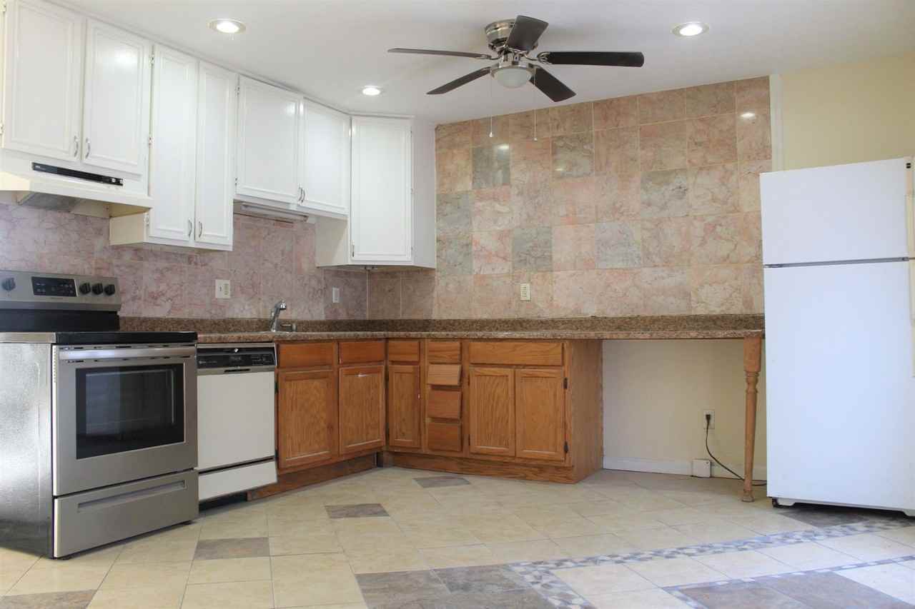 27 Marcus Dr - Photo 3 of 17