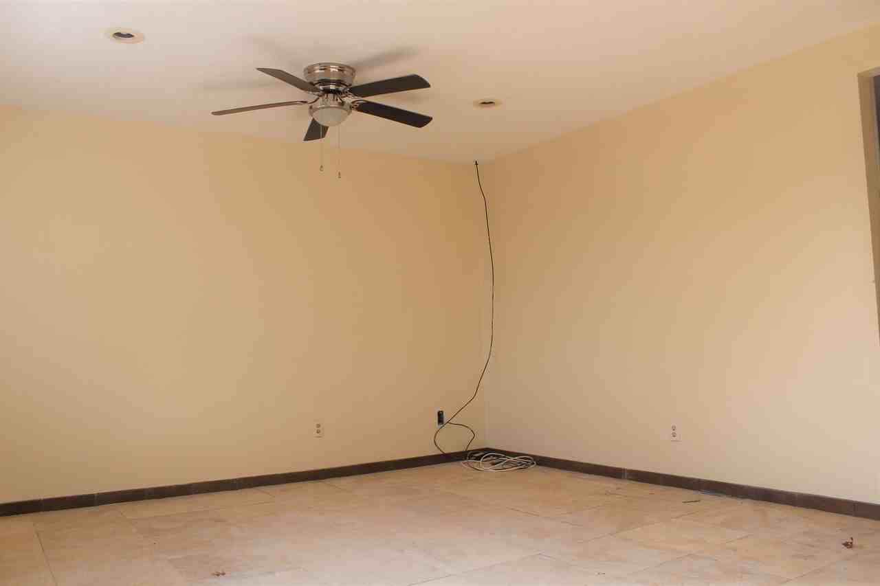 27 Marcus Dr - Photo 6 of 17