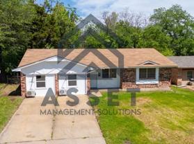 203 W Shadywood Dr - Photo 1 of 1