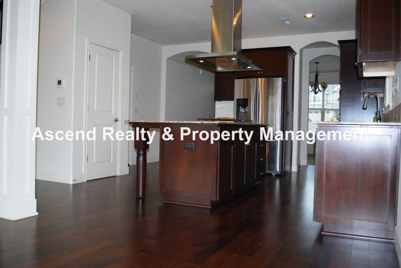 6810 Nw 167th Ave - Photo 6 of 31