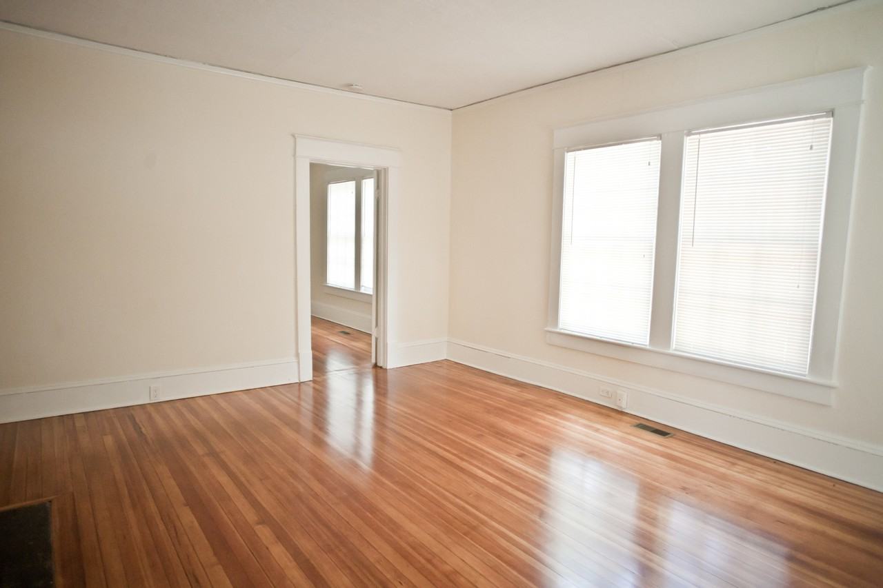 100 Isaac Ln - Photo 3 of 13