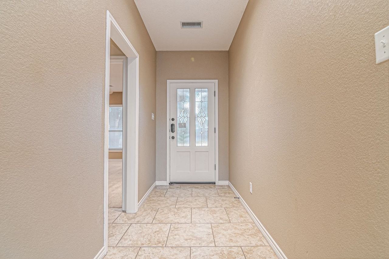 5513 Rio Grande Ave - Photo 2 of 26