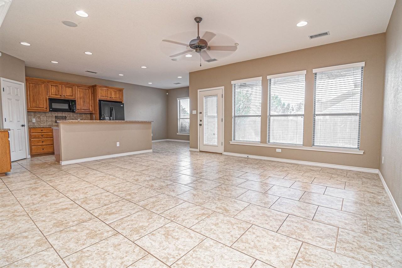 5513 Rio Grande Ave - Photo 3 of 26