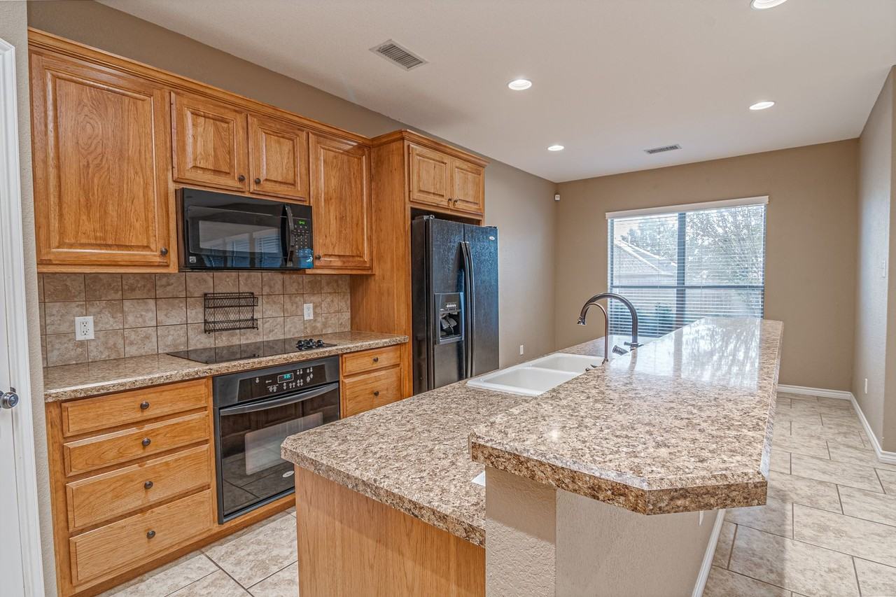 5513 Rio Grande Ave - Photo 6 of 26