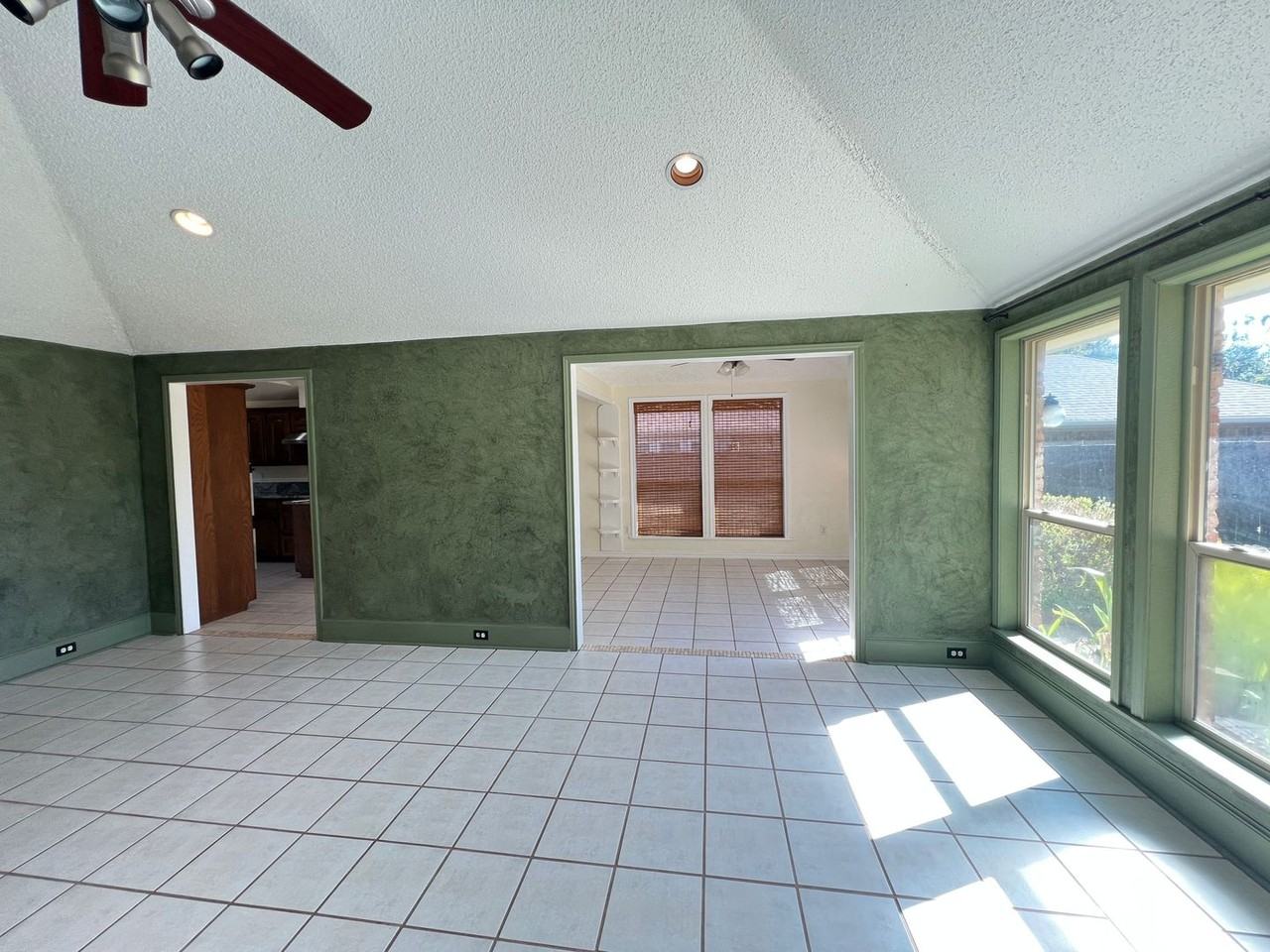 2312 Blue Cypress Dr - Photo 3 of 50