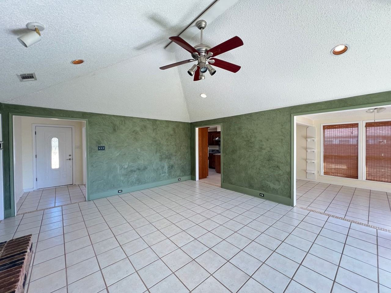 2312 Blue Cypress Dr - Photo 4 of 50