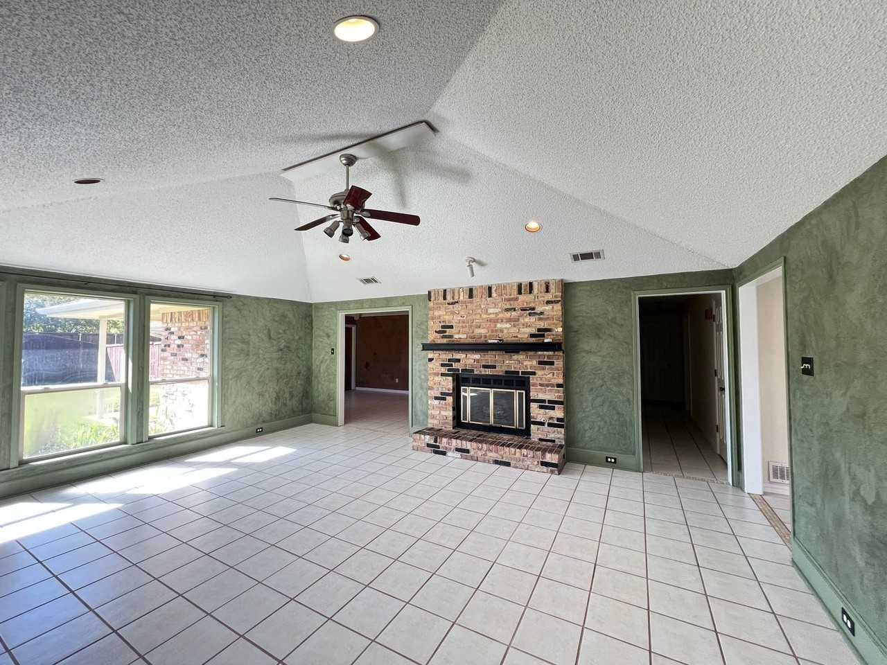 2312 Blue Cypress Dr - Photo 5 of 50